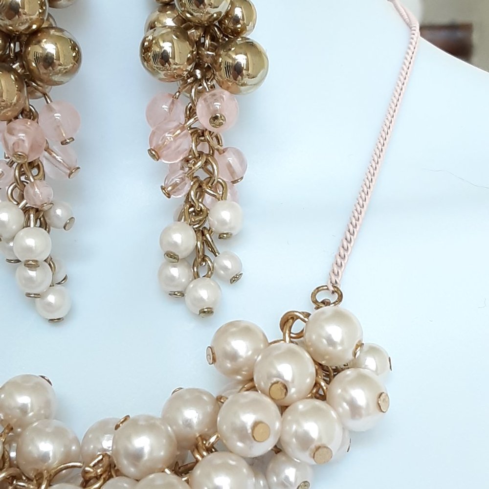 festive grape cluster faux pearl set - Picture 4 of 6